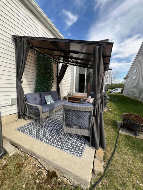 Tiny photo for 5652 Long Branch Place, Columbus, OH 43228 (MLS # 226013131)