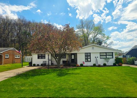 Photo of 1018 Lanreco Boulevard, Lancaster, OH 43130 (MLS # 226011817)