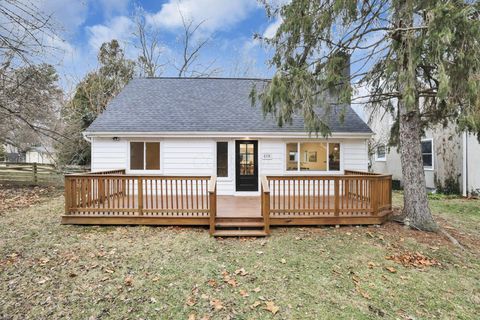 Photo of 4374 Scenic Drive, Columbus, OH 43214 (MLS # 226000620)