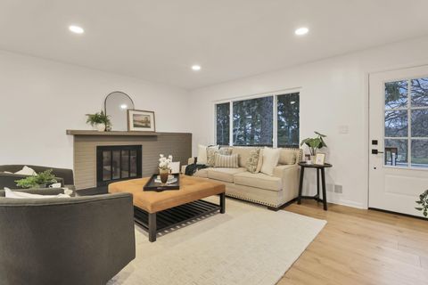 Tiny photo for 4374 Scenic Drive, Columbus, OH 43214 (MLS # 226000620)