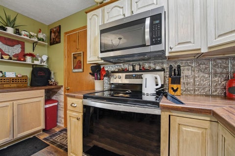 Tiny photo for 1461 Bellefontaine Avenue, Marion, OH 43302 (MLS # 226025913)