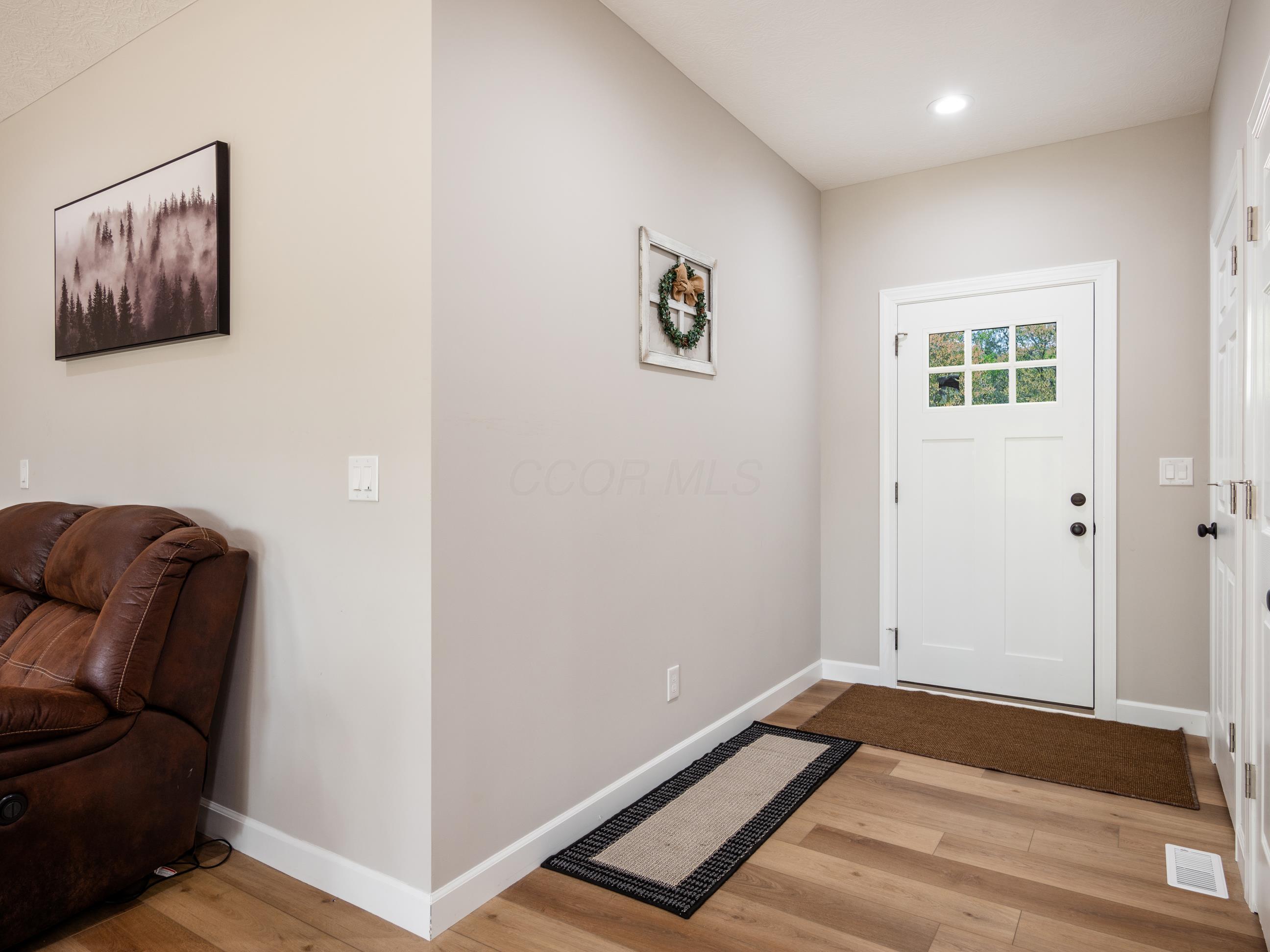 3010 Corbin Drive, Zanesville, Ohio image 2