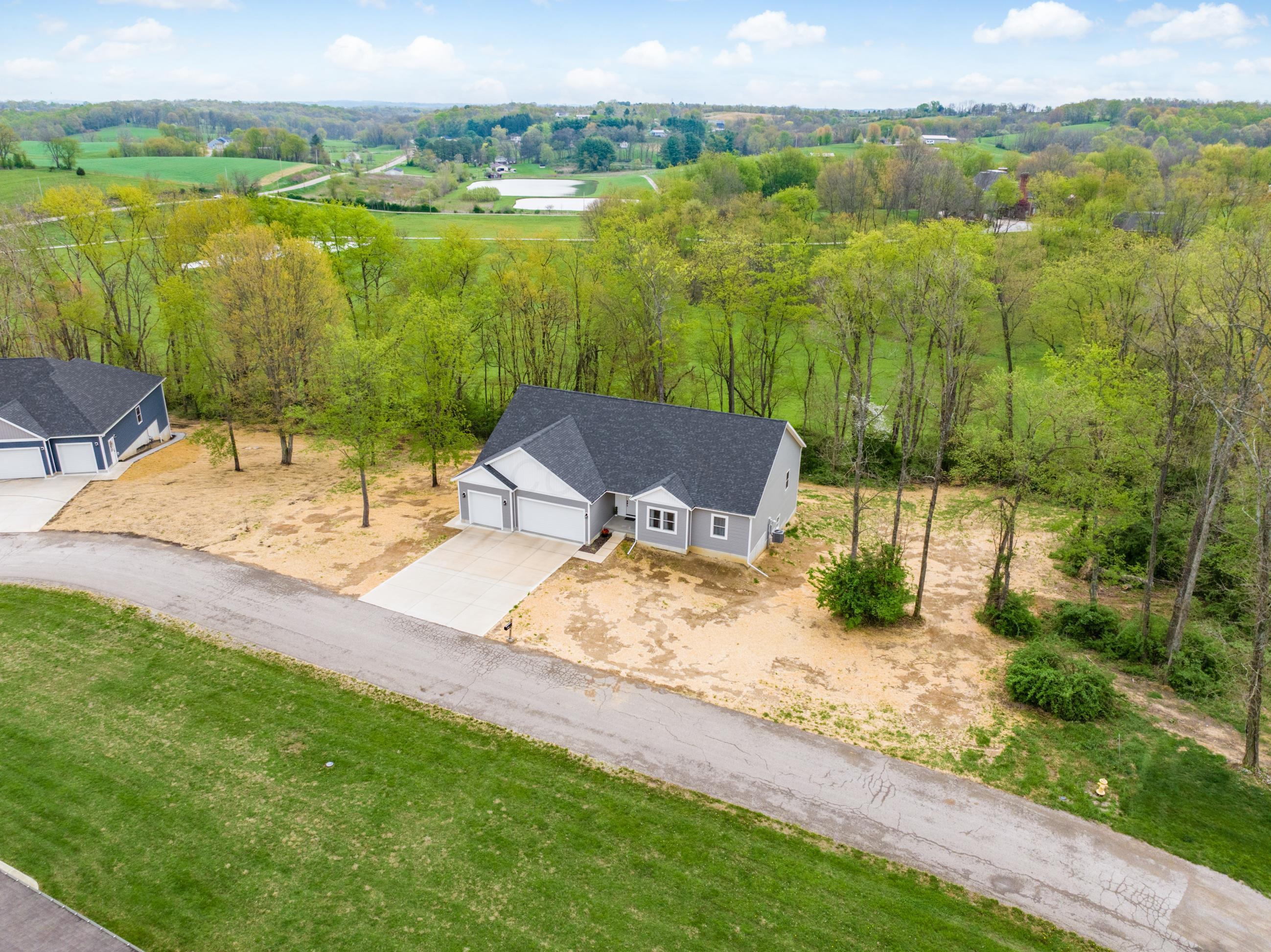 3010 Corbin Drive, Zanesville, Ohio image 45