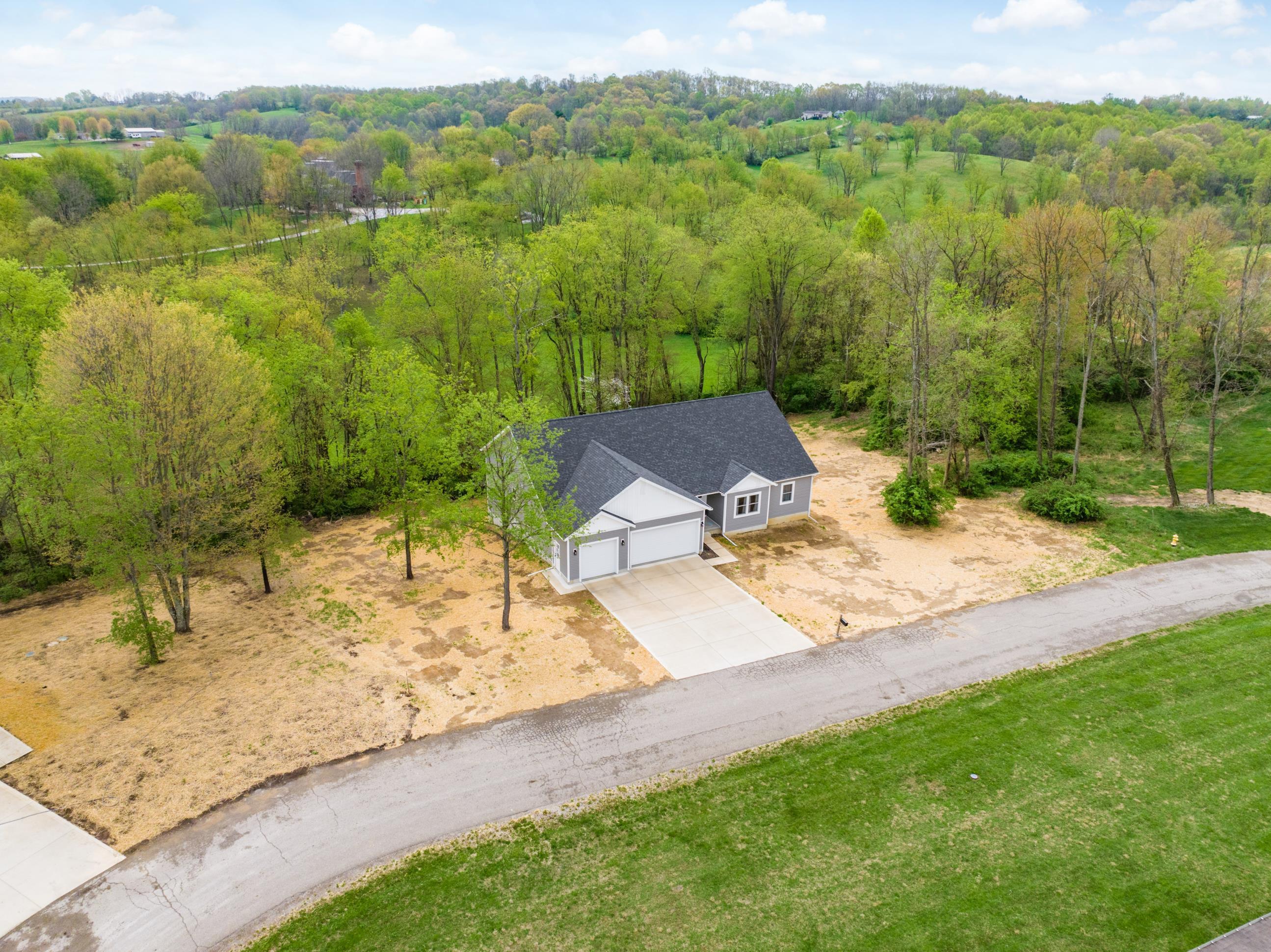 3010 Corbin Drive, Zanesville, Ohio image 47