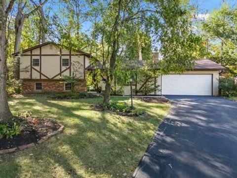 Photo of 1205 Sunny Hill Drive, Columbus, OH 43221 (MLS # 225038412)