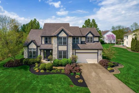 Photo of 13425 Ashley Creek Drive, Pickerington, OH 43147 (MLS # 226012094)