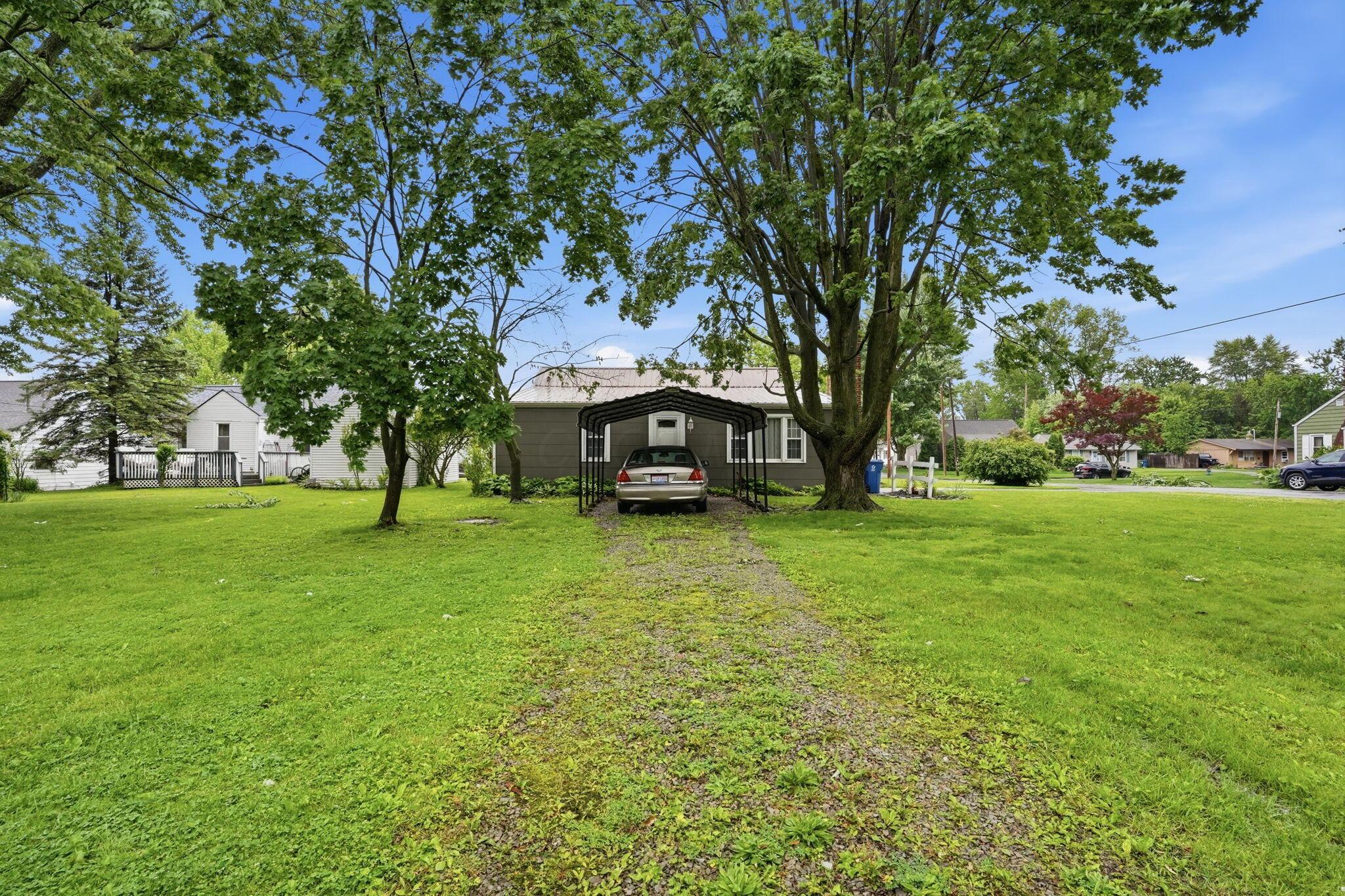 750 W 9th Street