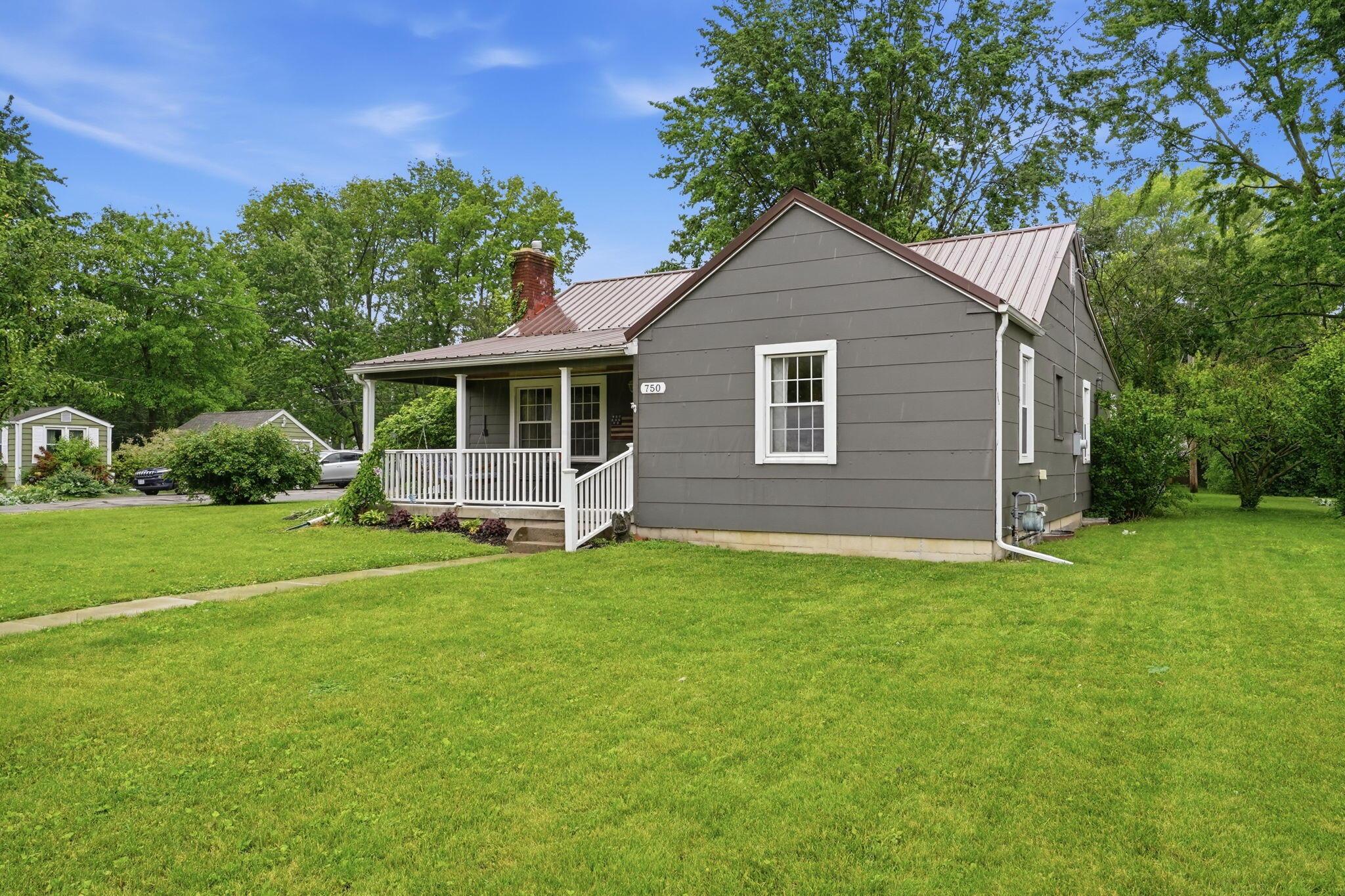 750 W 9th Street