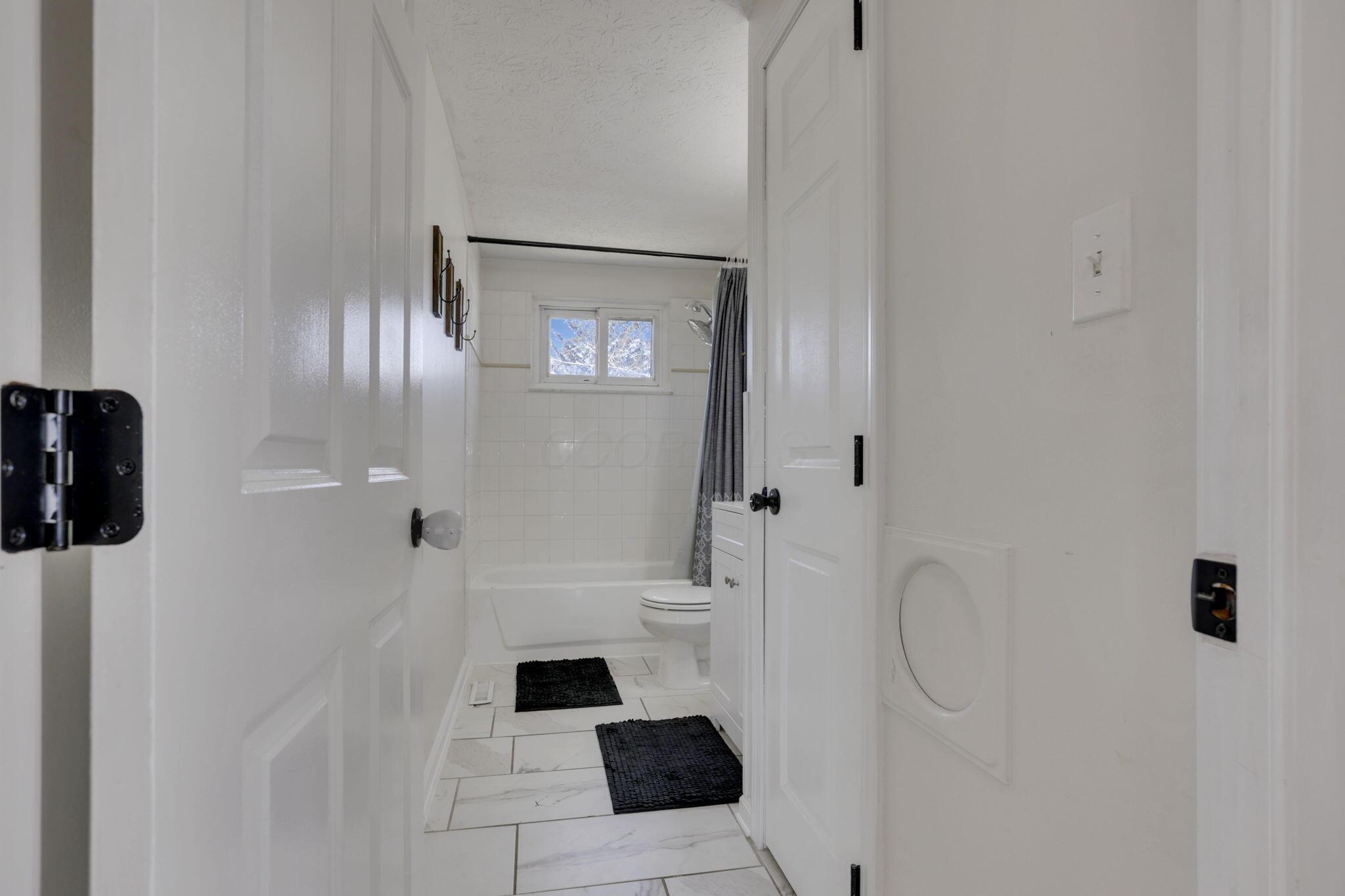 6221 Bader Road, Westerville, Ohio image 20