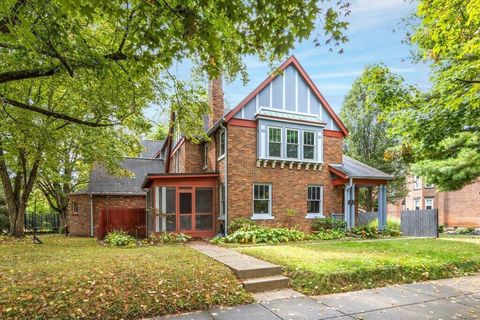 Photo of 53 W College Avenue, Westerville, OH 43081 (MLS # 225036966)