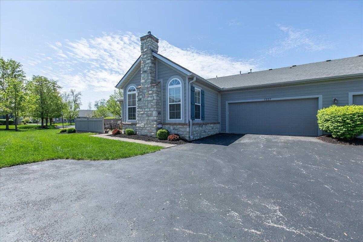 6227 Stonewalk Lane, New Albany, Ohio image 2