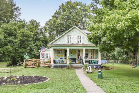 Photo of 609 Dryden Road, Zanesville, OH 43701 (MLS # 226036552)