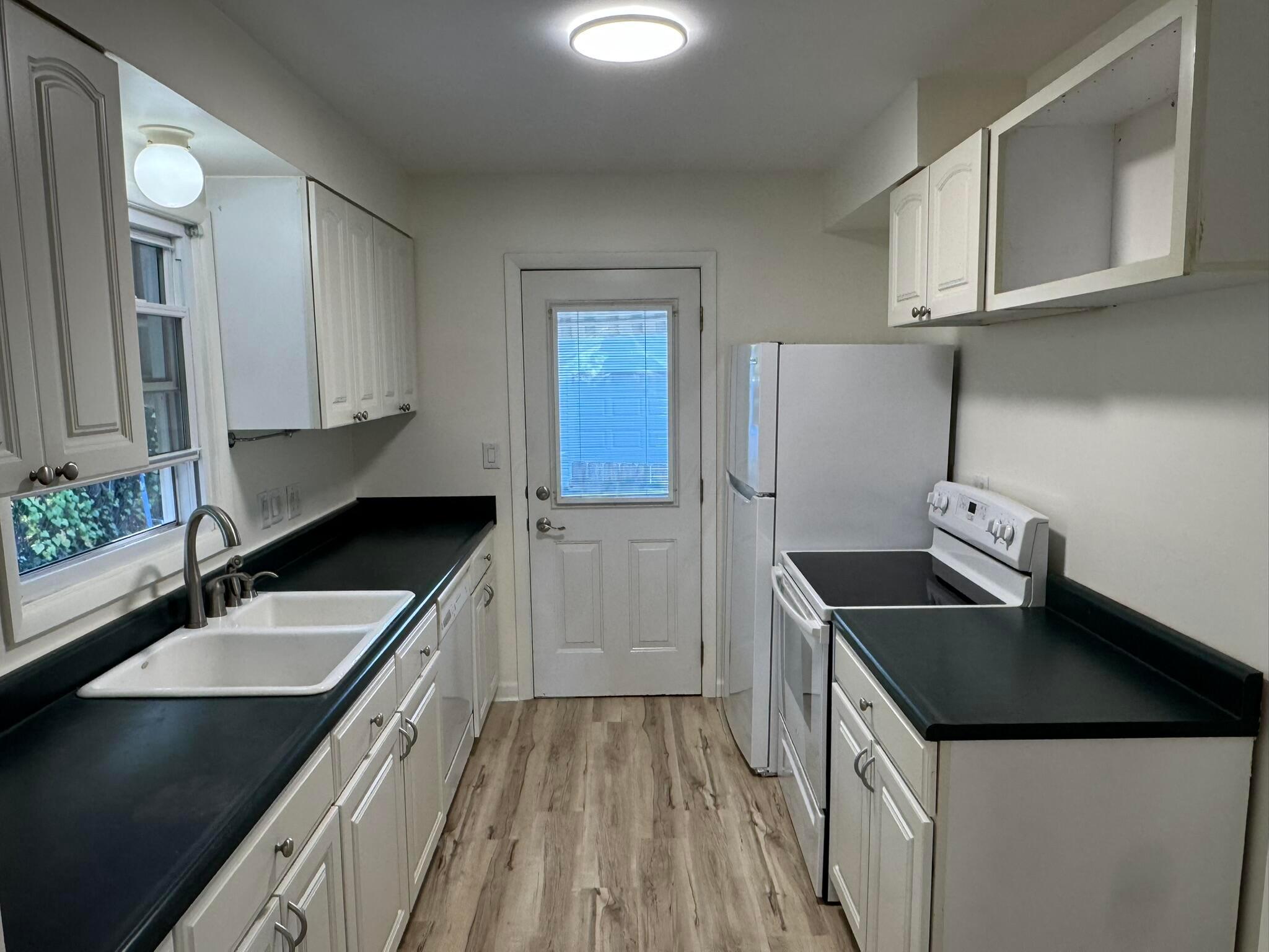 Columbus, Ohio 43221, United States, 1 Bedroom Bedrooms, ,2 BathroomsBathrooms,Residential,Active,237763