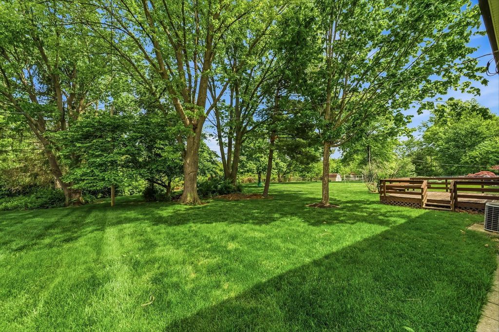 Photo of 72 Yorkshire Road, Delaware, OH 43015 (MLS # 226017399)