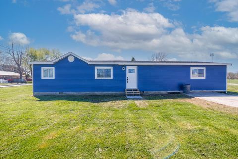 Photo of 479 Town Street, Circleville, OH 43113 (MLS # 226011649)