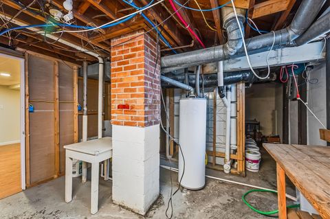 Tiny photo for 925 Kinnear Road, Columbus, OH 43212 (MLS # 226005249)