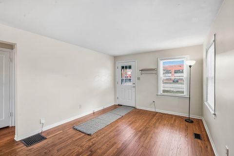 Tiny photo for 925 Kinnear Road, Columbus, OH 43212 (MLS # 226005249)