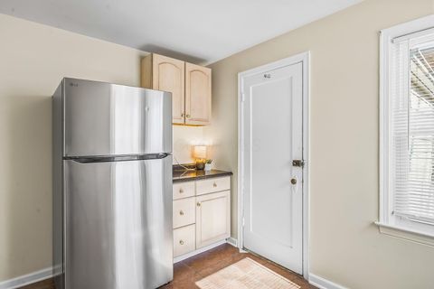 Tiny photo for 925 Kinnear Road, Columbus, OH 43212 (MLS # 226005249)