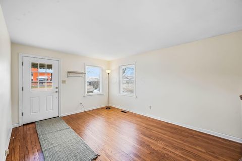 Tiny photo for 925 Kinnear Road, Columbus, OH 43212 (MLS # 226005249)