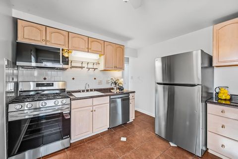 Tiny photo for 925 Kinnear Road, Columbus, OH 43212 (MLS # 226005249)