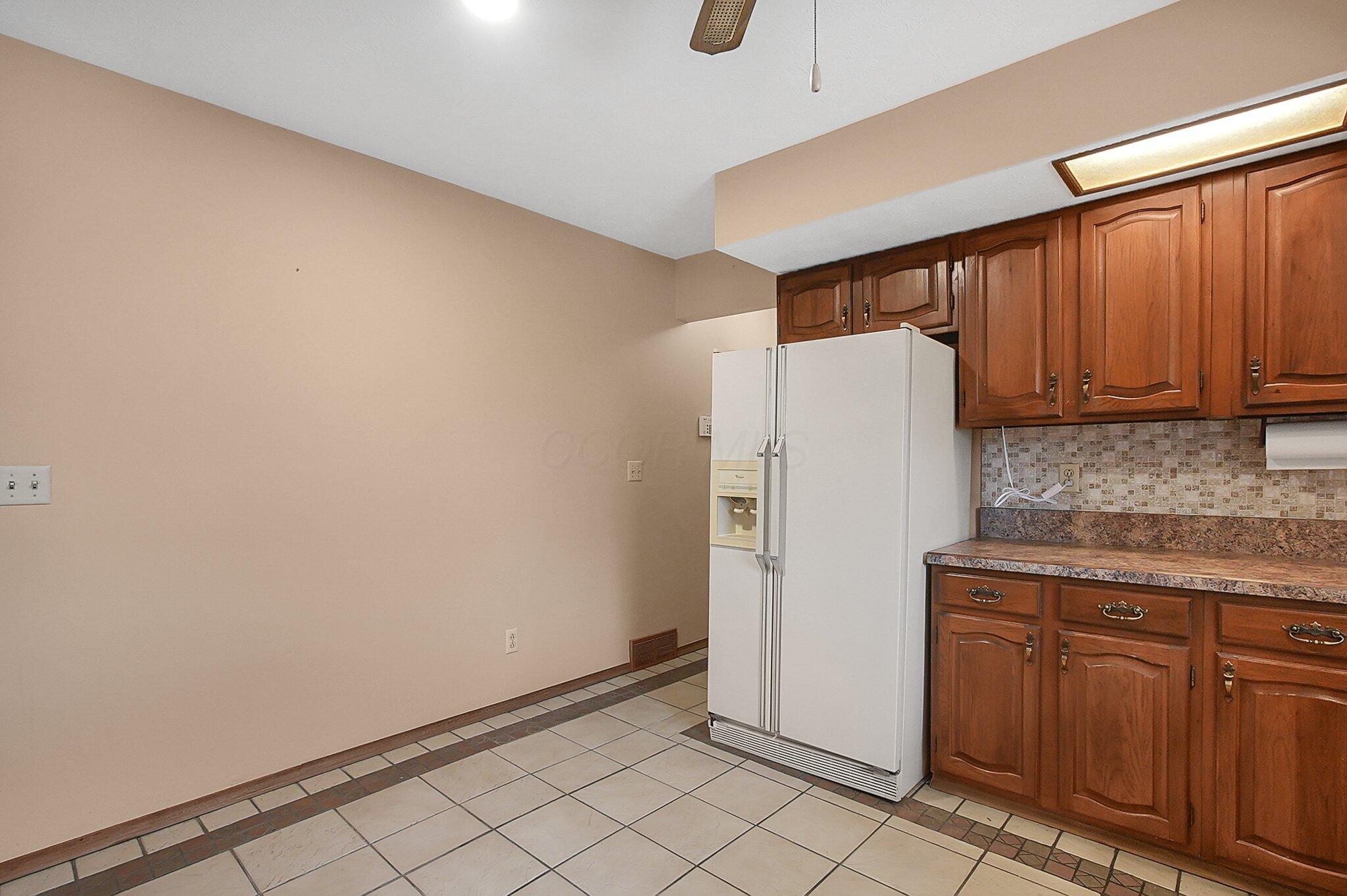 1402 Stoutsville Pike, Circleville, Ohio image 13