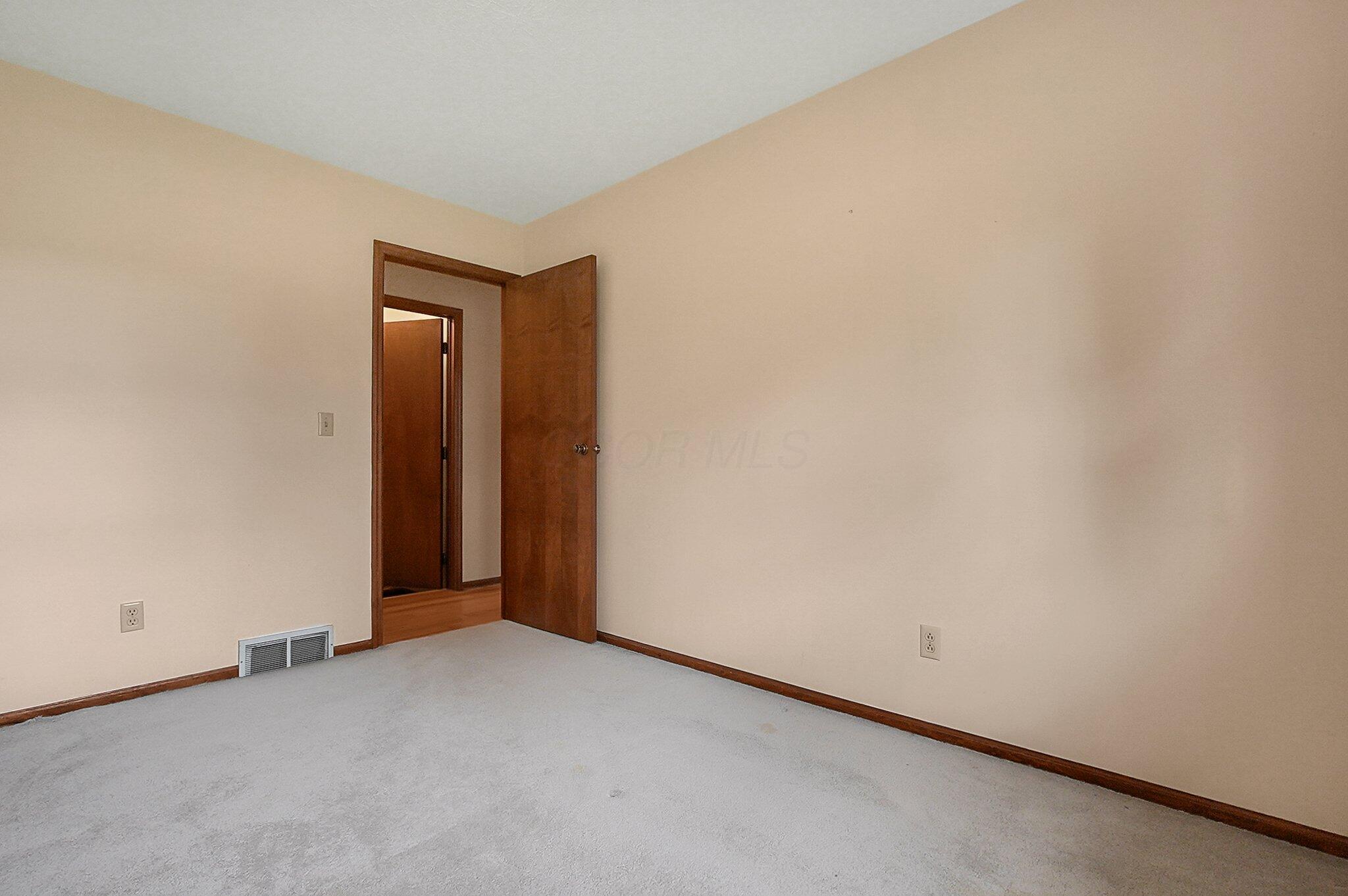 1402 Stoutsville Pike, Circleville, Ohio image 16