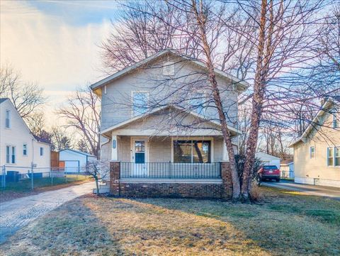 Photo of 2471 Valleyview Drive, Columbus, OH 43204 (MLS # 226003449)