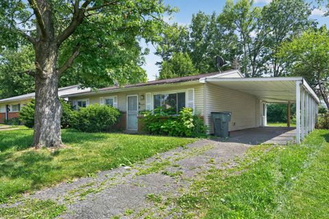 Photo of 5169 Mapleridge Drive, Columbus, OH 43232 (MLS # 226025484)
