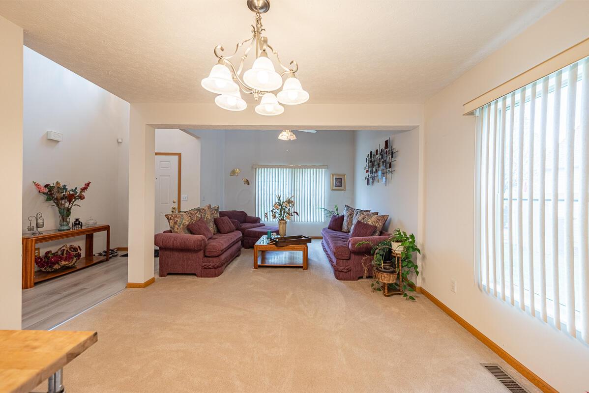 133 Barry Knoll Drive, Pataskala, Ohio image 4
