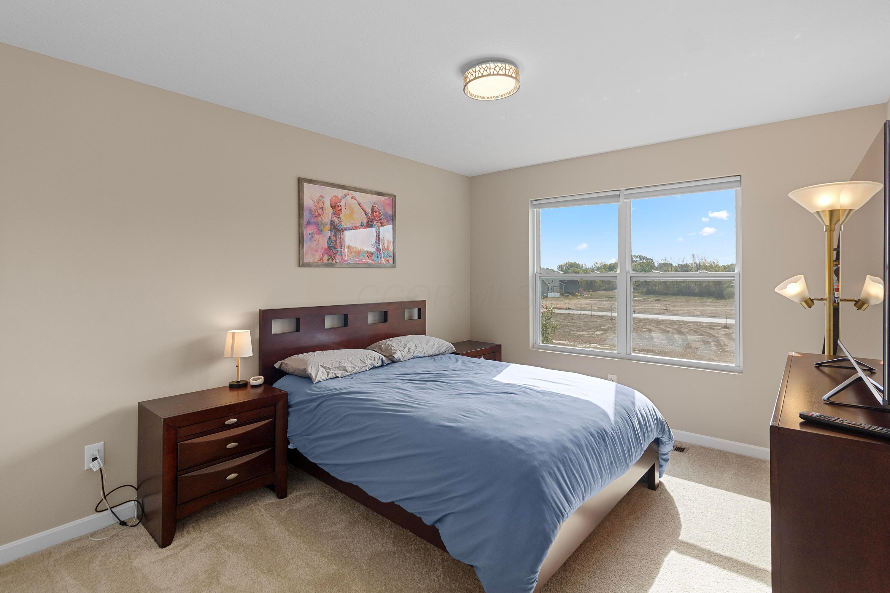 1033 Quarry Oak Drive, Grove City, Ohio image 13