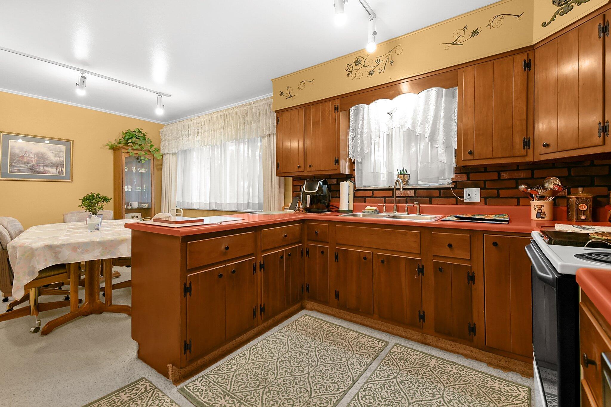 2116 Dunzweiler Drive, Zanesville, Ohio image 9