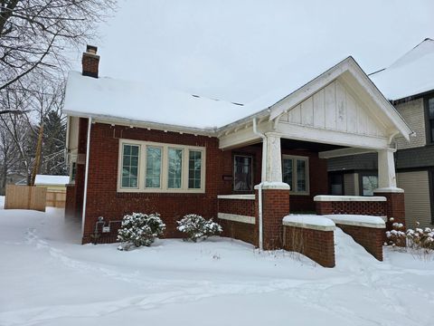 Photo of 404 N Madriver Street, Bellefontaine, OH 43311 (MLS # 226003595)