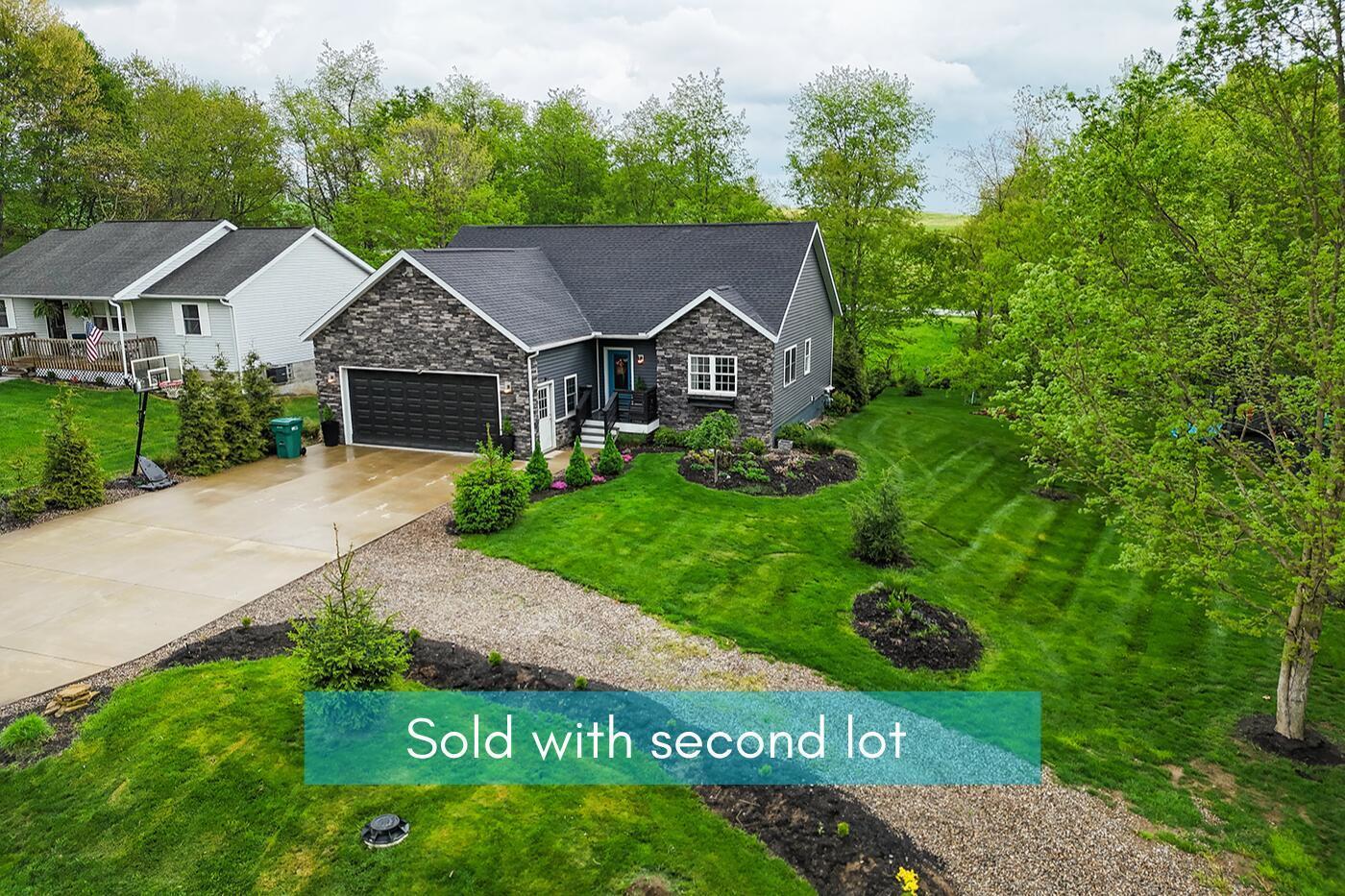 441 Ridgeland Circle, Howard, Ohio image 2