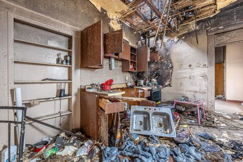 Tiny photo for 302 W Pleasant Street, Springfield, OH 45506 (MLS # 226002370)