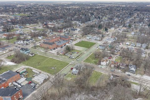 Tiny photo for 302 W Pleasant Street, Springfield, OH 45506 (MLS # 226002370)