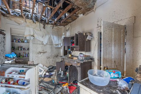 Tiny photo for 302 W Pleasant Street, Springfield, OH 45506 (MLS # 226002370)