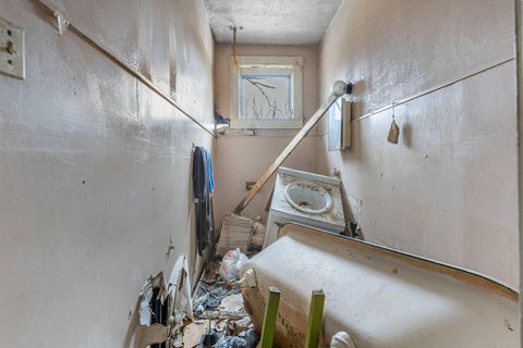 Tiny photo for 302 W Pleasant Street, Springfield, OH 45506 (MLS # 226002370)