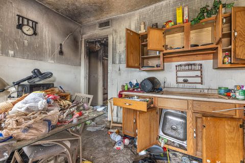 Tiny photo for 302 W Pleasant Street, Springfield, OH 45506 (MLS # 226002370)