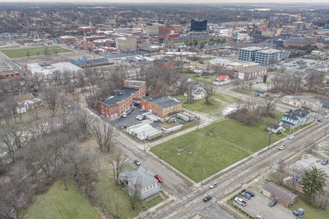 Tiny photo for 302 W Pleasant Street, Springfield, OH 45506 (MLS # 226002370)