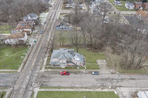 Tiny photo for 302 W Pleasant Street, Springfield, OH 45506 (MLS # 226002370)