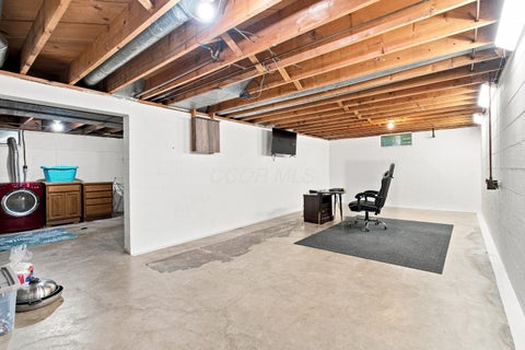 Tiny photo for 727 Old Coach Road, Westerville, OH 43081 (MLS # 226032806)