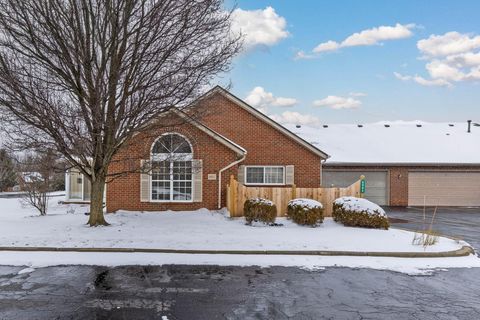 Photo of 6802 Ridge Rock Drive 16 #16, New Albany, OH 43054 (MLS # 226005286)