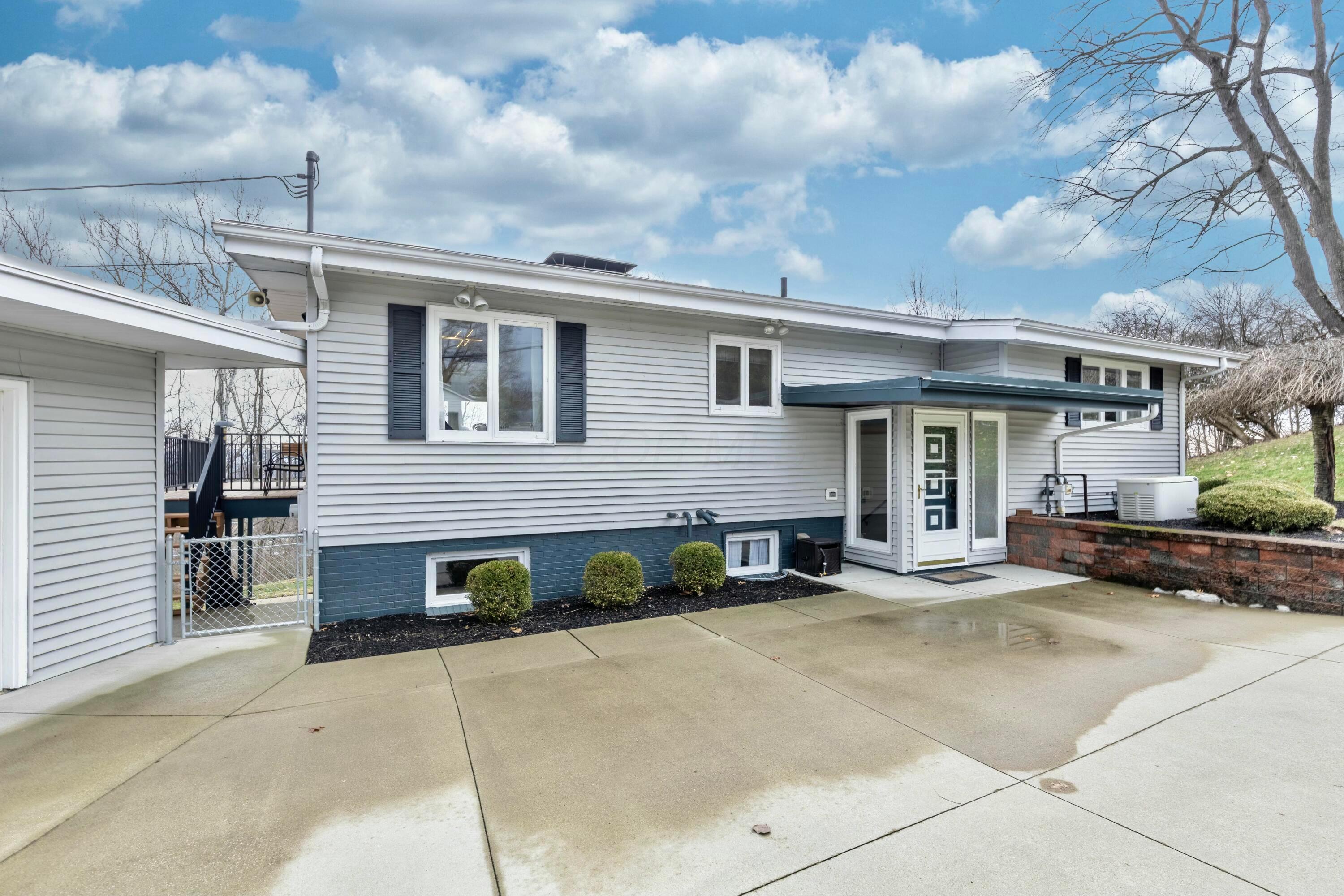 1715 Bryn Mawr Circle, Newark, Ohio image 2