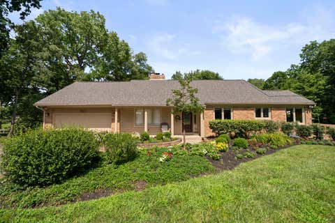 Photo of 1360 Portage Drive, Columbus, OH 43235 (MLS # 226029934)