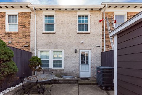 Tiny photo for 452 Pamlico Street 9 #9, Columbus, OH 43228 (MLS # 225039356)