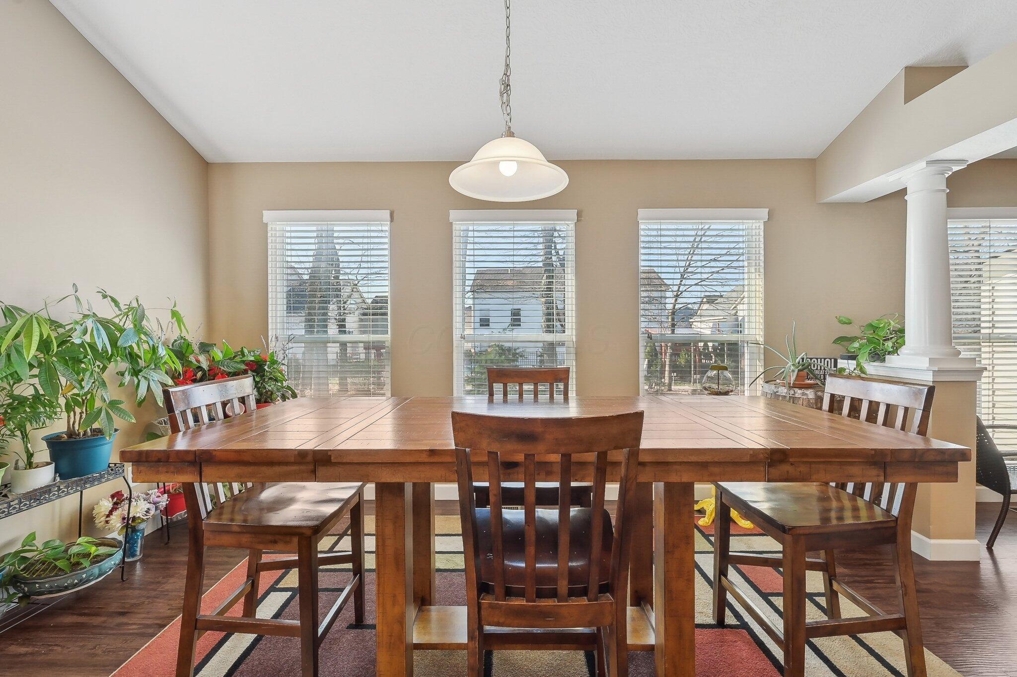 2665 Longridge Way, Grove City, Ohio image 28