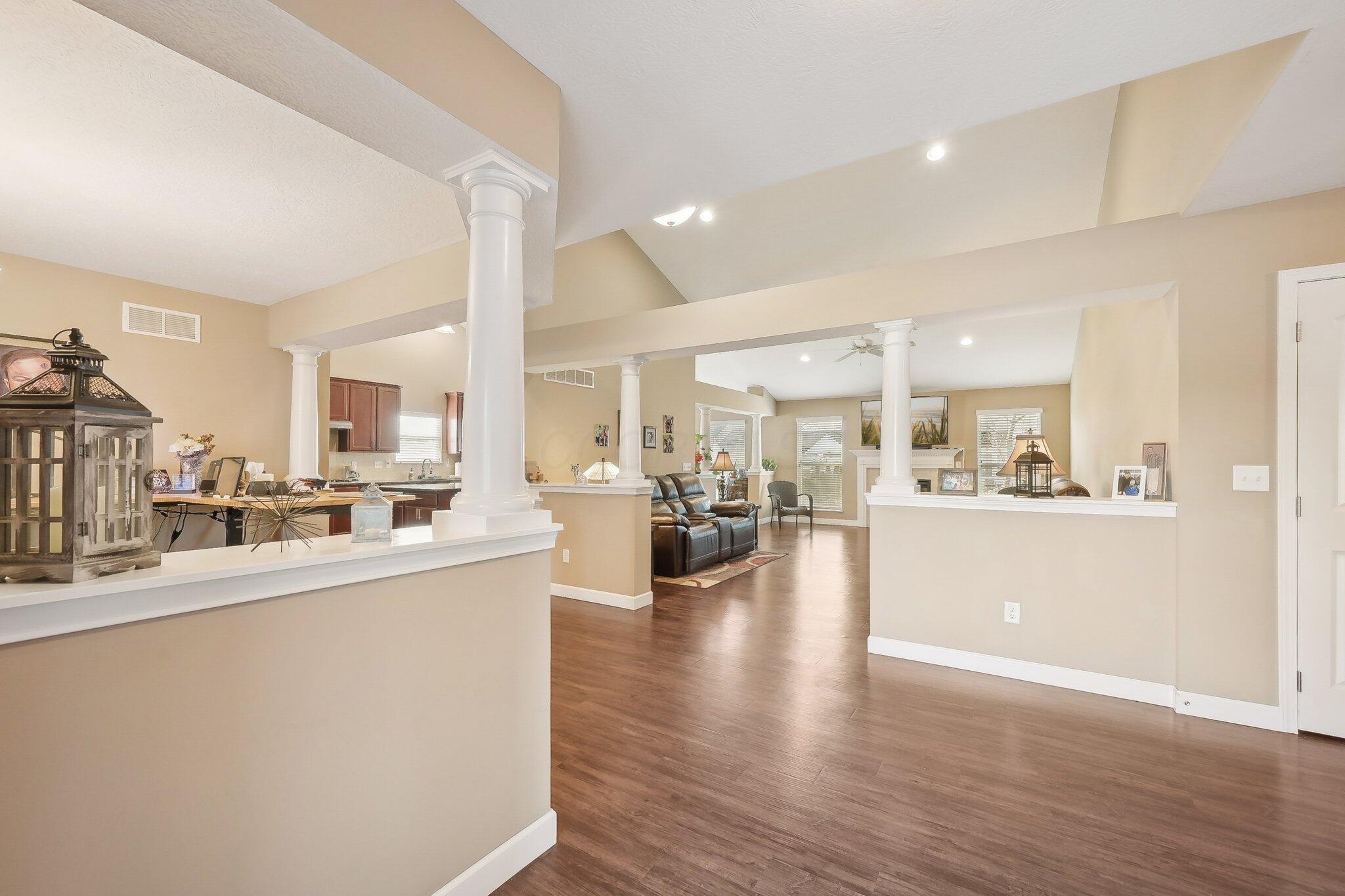2665 Longridge Way, Grove City, Ohio image 13