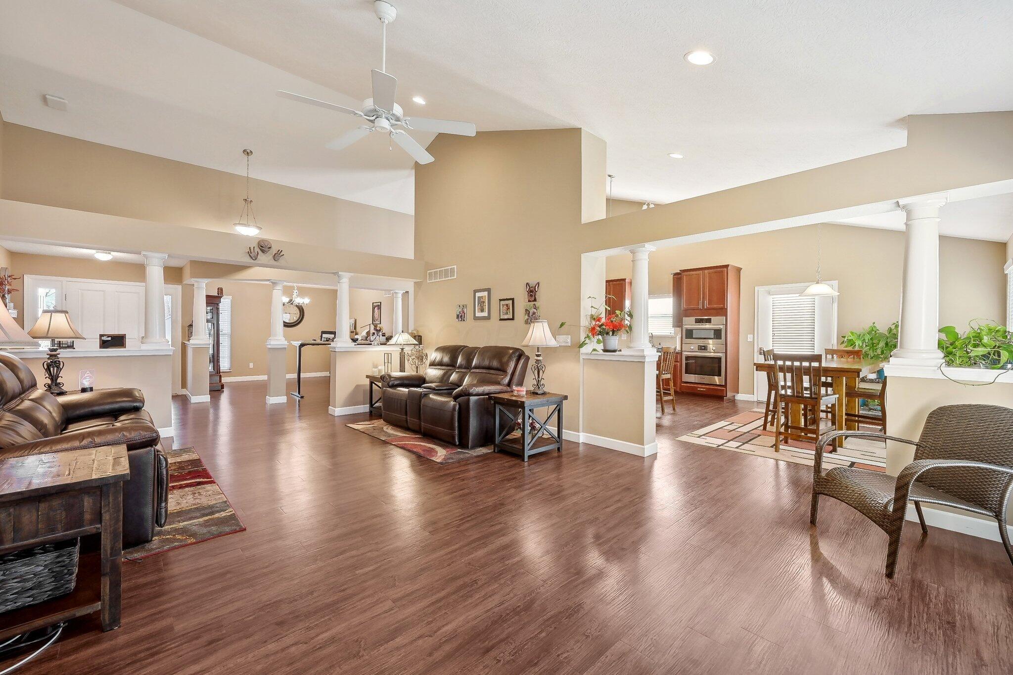 2665 Longridge Way, Grove City, Ohio image 22