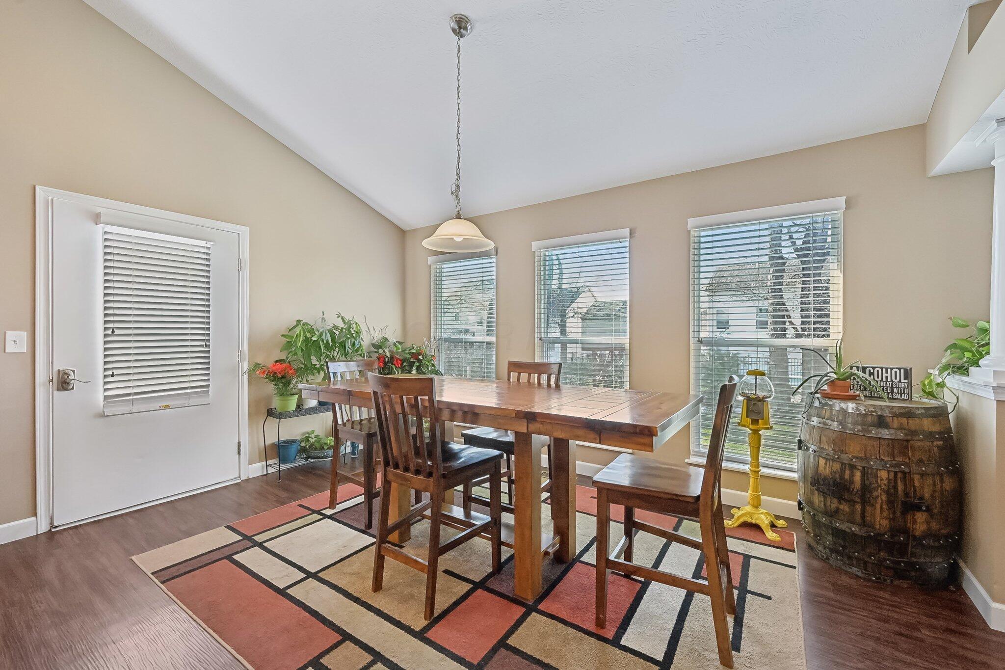 2665 Longridge Way, Grove City, Ohio image 27