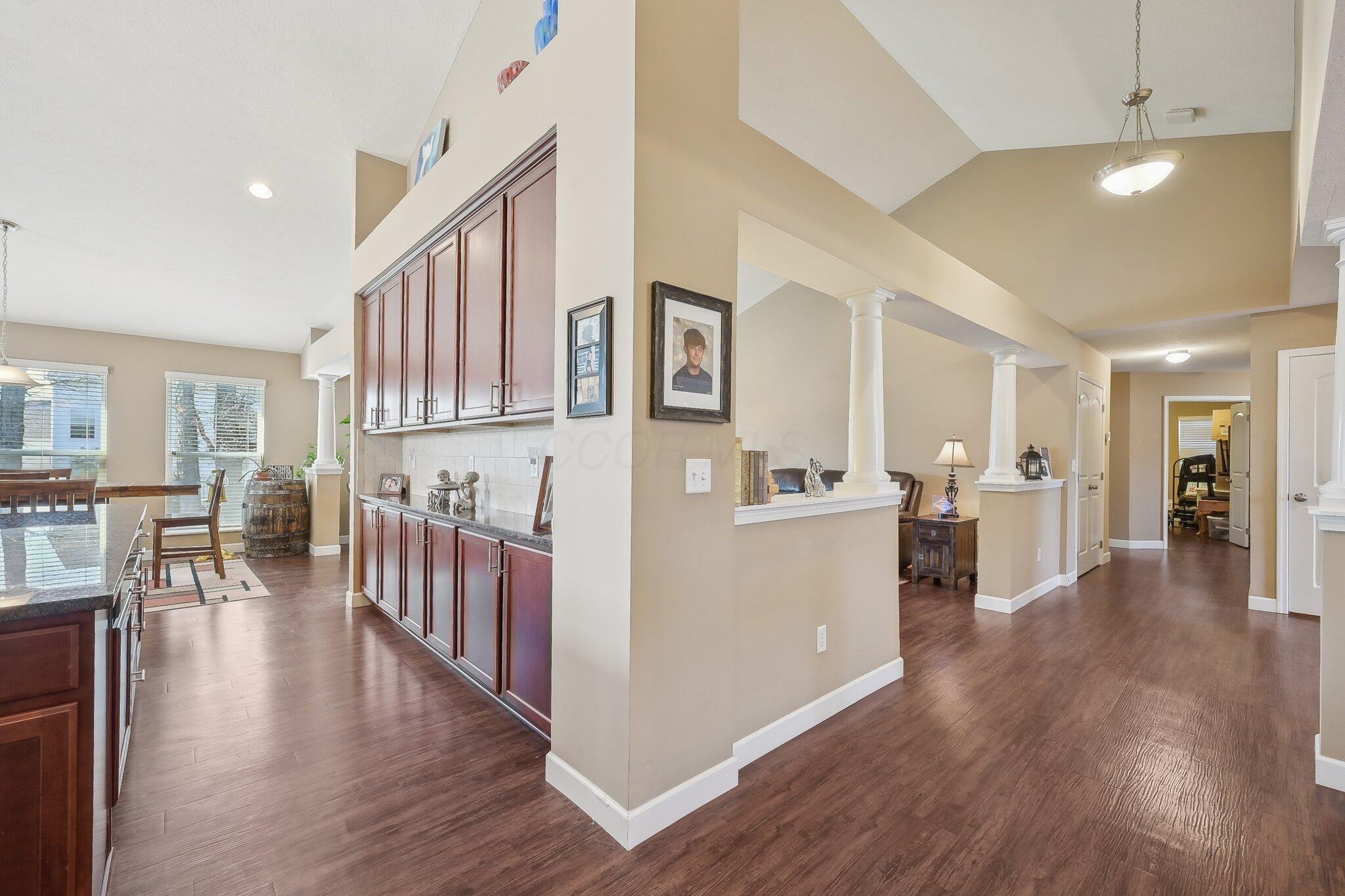 2665 Longridge Way, Grove City, Ohio image 44